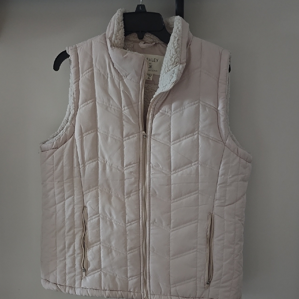 Ashley By 26 International Women's Cream Quilted Vest